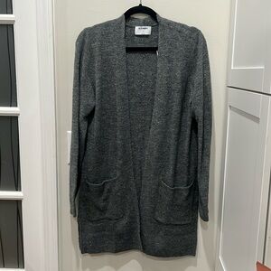 Women’s Old Navy Cardigan. Size Medium.